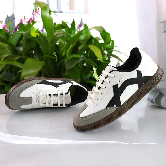 Premium Retro Casual Sneakers for Men | Stylish Everyday Lace-Up Shoes with Comfortable Fit